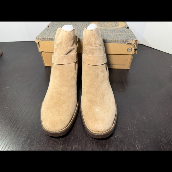 Born Tori Suede Heeled Boots Taupe Womans EU 40/US 8.5M - Picture 4 of 16